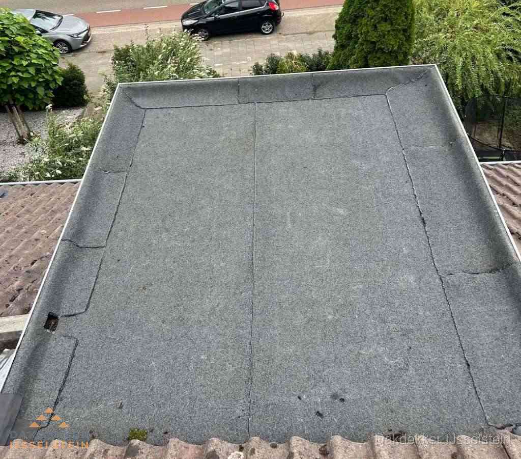 Dakbedekking schuur met bitumen in IJsselstein